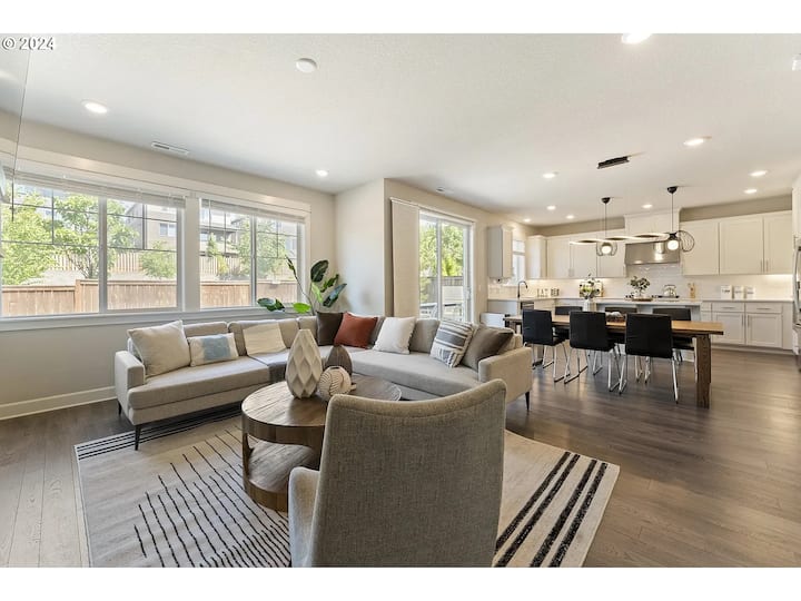 [Py4] Temp Home, Fully Furnished, Modern, Spacious - Tigard, OR