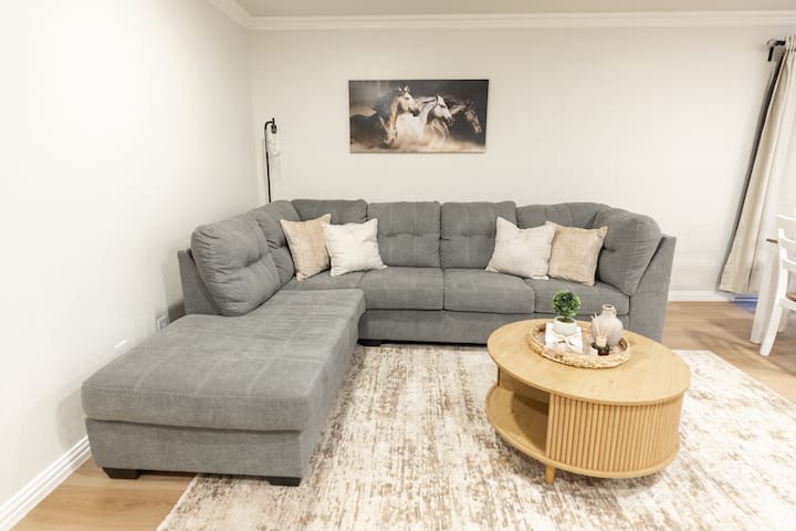 Blooming Nest-3bd/2bath | Epiccentral | At&t Stad. - Grand Central Park, Grand Prairie