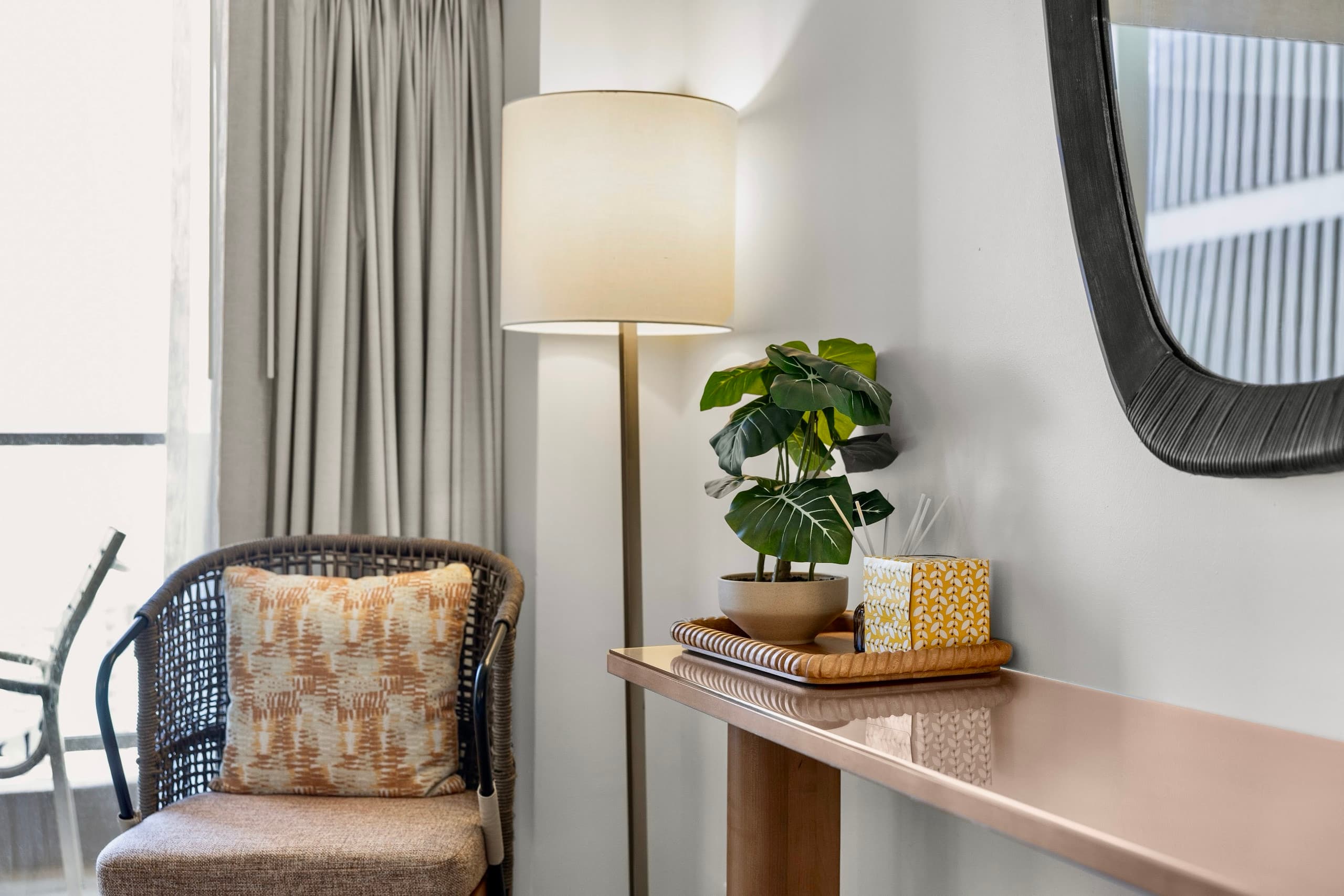 24F-Premier King Studio-Ala Moana Hotel-City View - Image 17