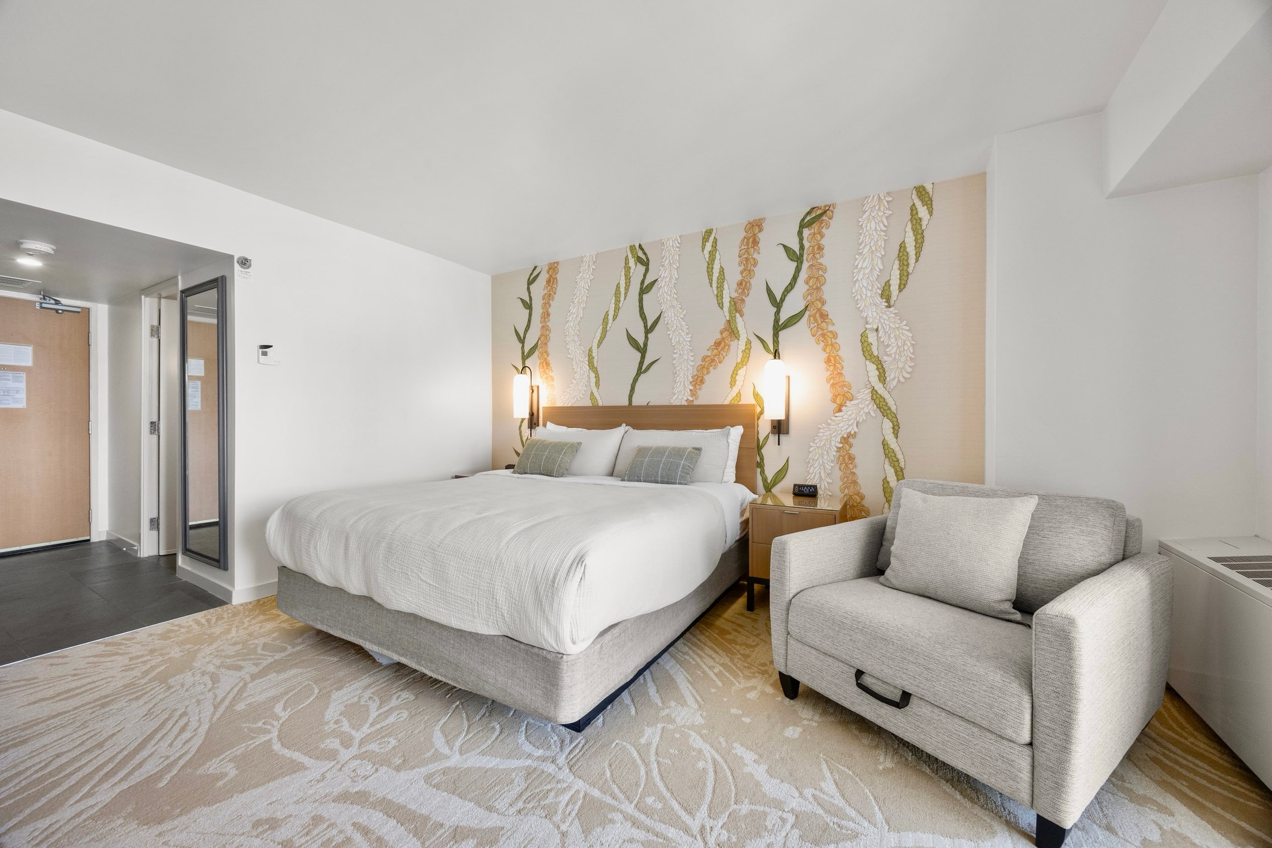 24F-Premier King Studio-Ala Moana Hotel-City View - Image 8