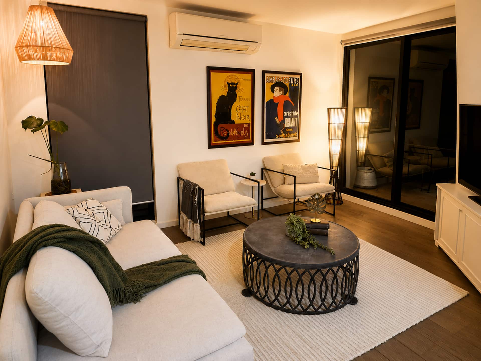 Stylish Richmond 2BR Near Train, Cafes & MCG