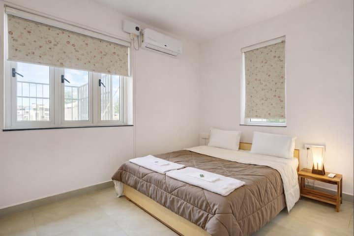 Bedroom 2 image 1