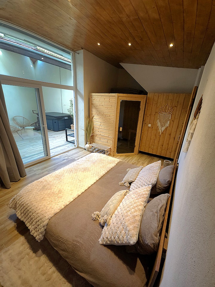 Suite Zen / Love / Jacuzzi Privatif Abrité - Nîmes