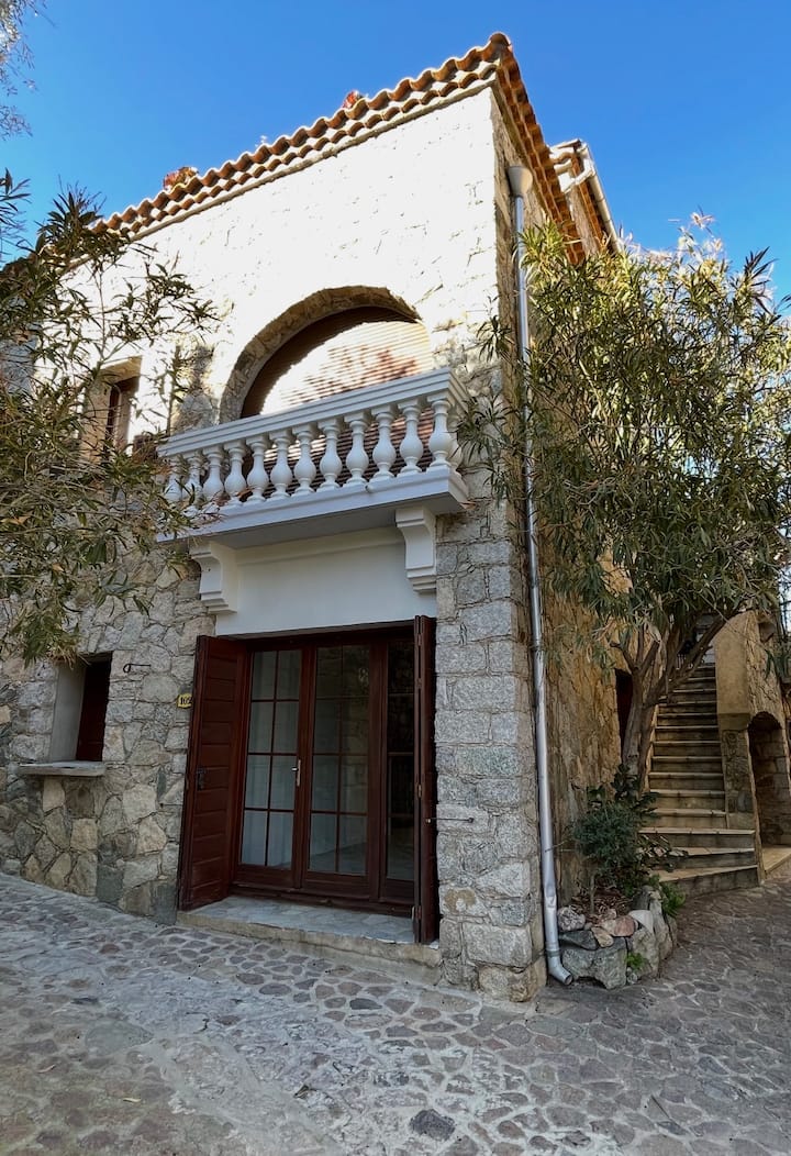 Appartement Rez-de-chaussée / Maison De Village - Algajola