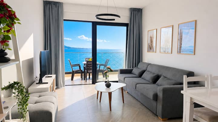 Luxury Seaview Apartment - Elizabeth - Saranda