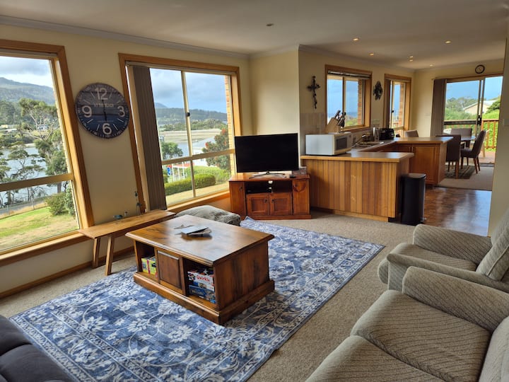 Pirate's Bay Beach House - Eaglehawk Neck