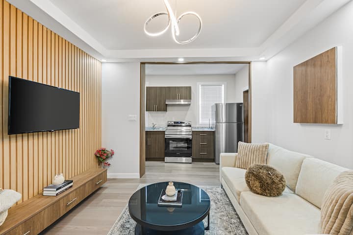 Home Away In Summerside! - Summerside