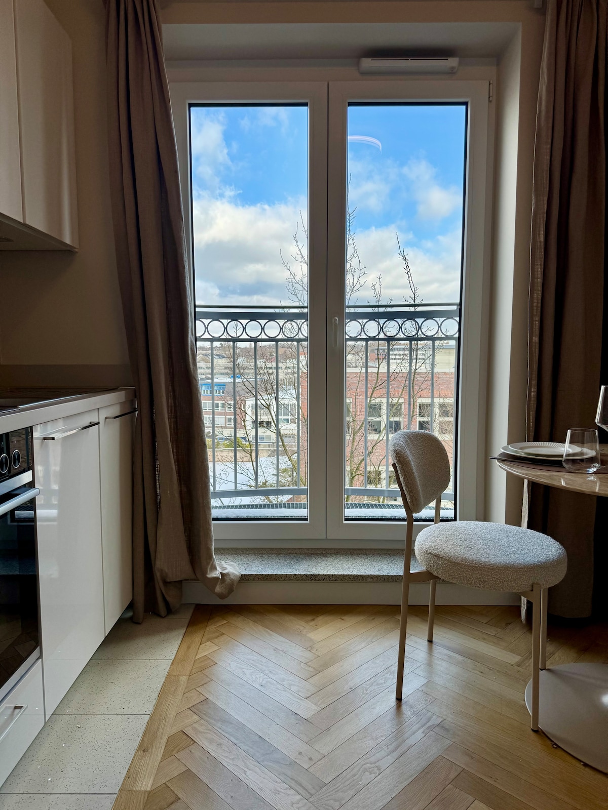CLS: Modern city apartment in Hamburg, Smart TV, WLAN