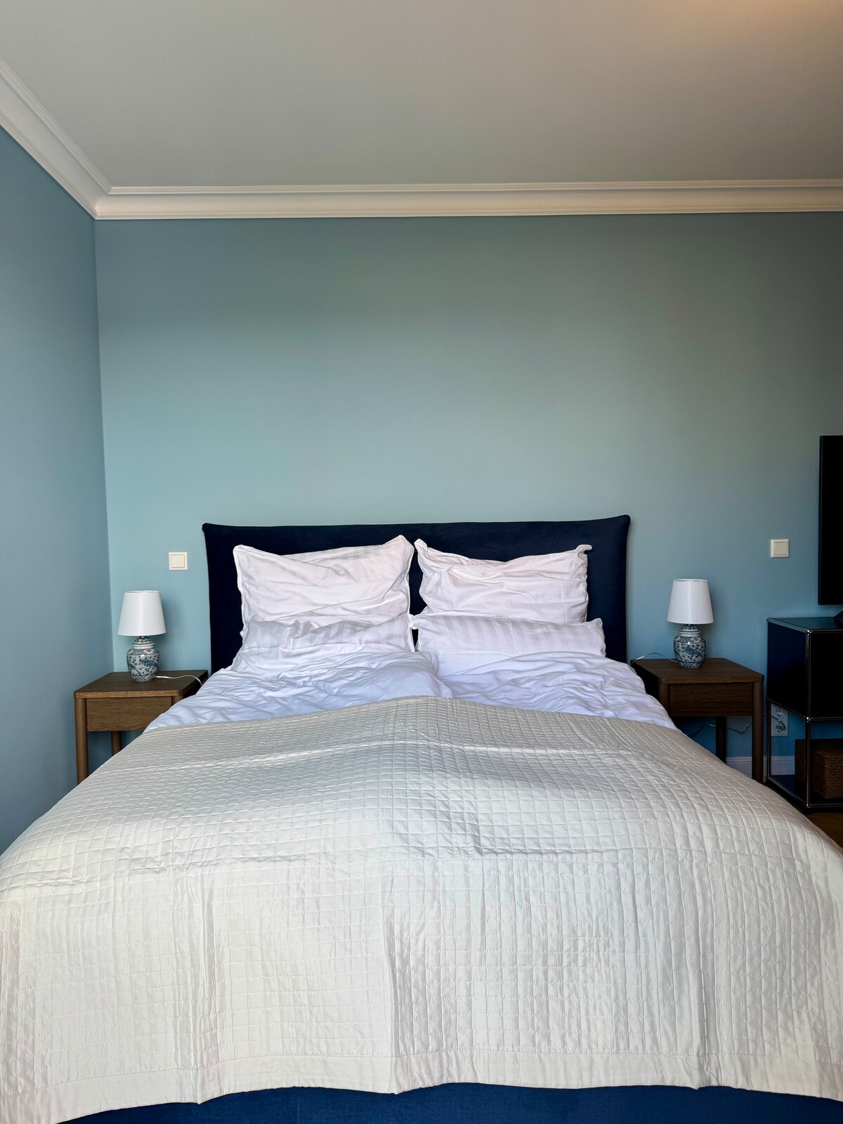 CLS: Modern city apartment in Hamburg, Smart TV, WLAN