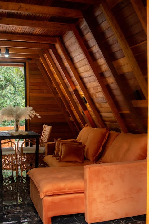 Top performing Airbnb: Sunrise Cottage in the Forest • Breakfast Included in São Roque