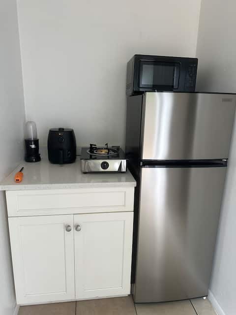Top Airbnb: Beautiful Private and Affordable Apartment in East Tampa in Sulphur Spring