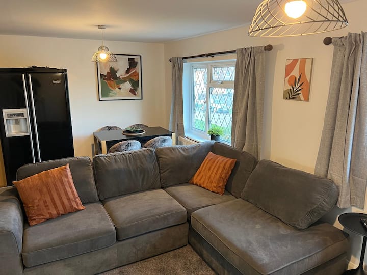 Gatwick 2 Bed Long Stays Discount! - London Gatwick Airport (LGW)