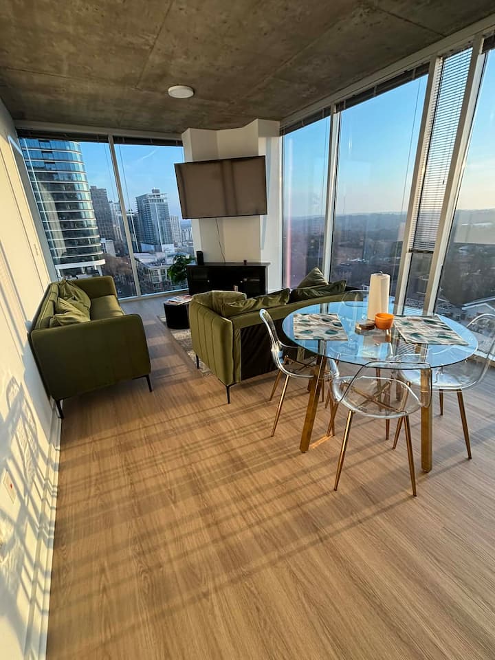 Elegant Atlanta High-rise Escape - Atlanta