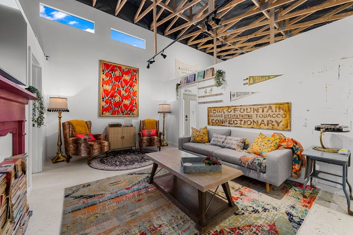 Art Studio | Unique, Country, Quiet + Dog Friendly - Weaverville, NC