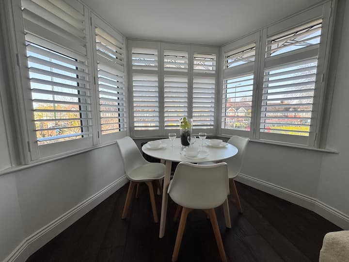 Self-contained Flat In Twickenham - Kingston upon Thames