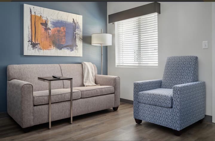 The Noticeable Stay Ext. Designer 2br Sleeps 6 - Newnan, GA