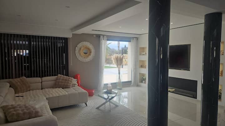 Villa De Luxe à 5min Centre Nîmes Piscine Chauffée - Nîmes