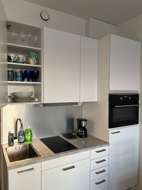 Popular Airbnb listing: Modern, spacious studio with city views in the city center in Kalevanharju