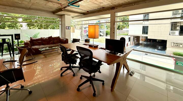 Workspace evidence from City Apt Ekamai-Thonglor | Digital Nomad Community
