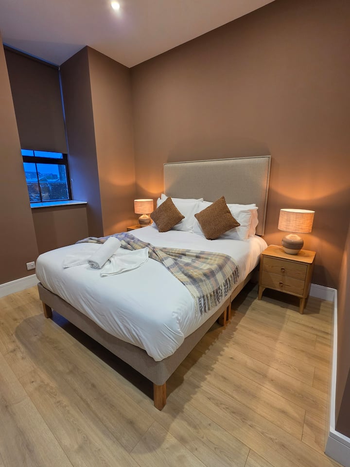 Vibe Suite 202, Fabulous Location And Comfort - Oranmore