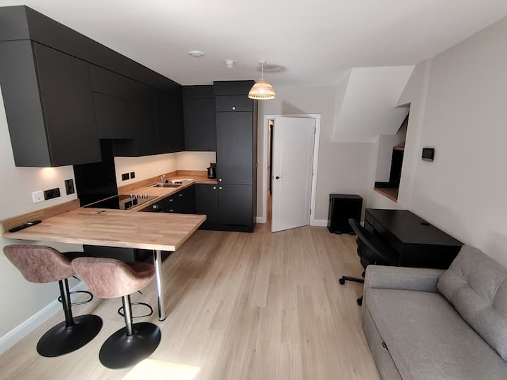 Modern 1 Bed Apartment: Ideal For 3 Month - 1 Year - Belfast