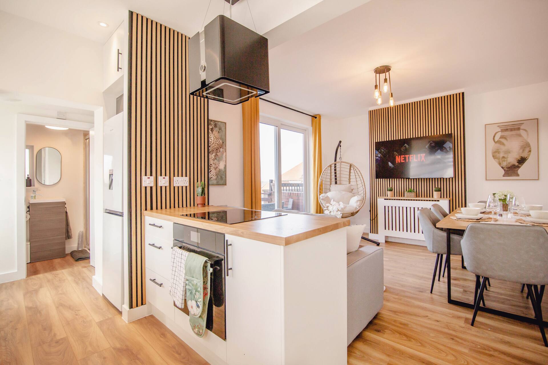 Golden Luxury Retreat 2 Bath Parking 16PPL