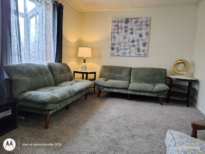 Comfy, Cozy, Quiet 3 Bedrooms, Close To Downtown - Binghamton, NY
