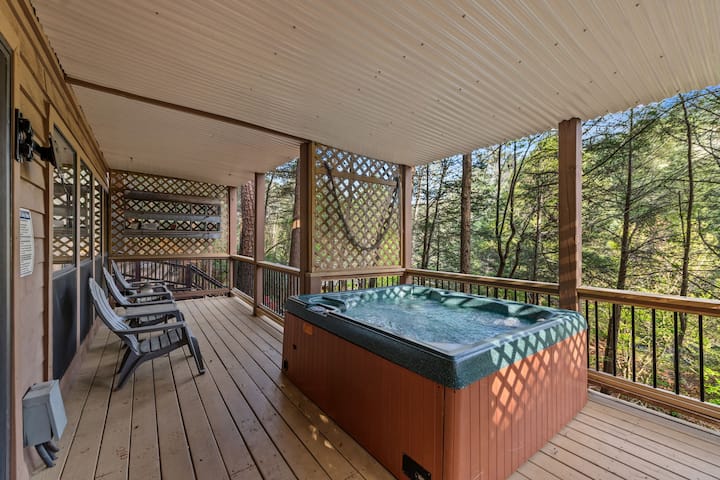 Big Bear Falls- Riverfront, Pet Friendly, Hot Tub - Cabins for