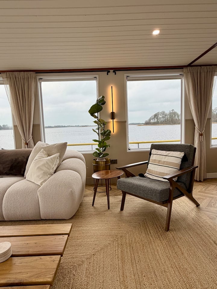 Stay On Stella - Luxury Barge Glasson | Hot Tub - Athlone