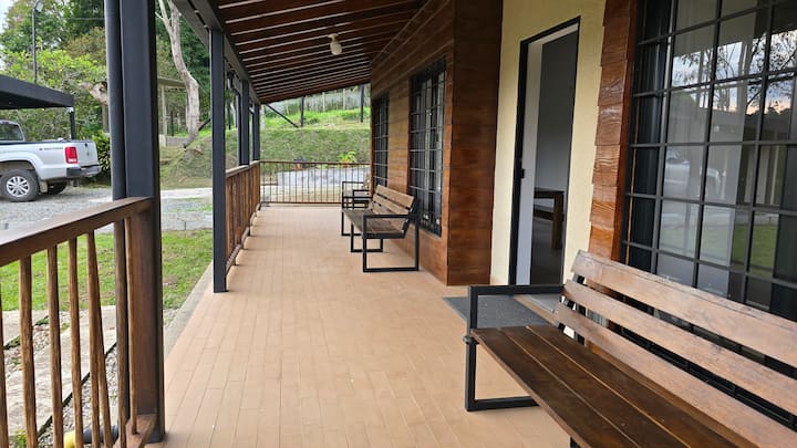 Hermosa Finca: Naturaleza, Confort Y Wifi 500m - Marinilla