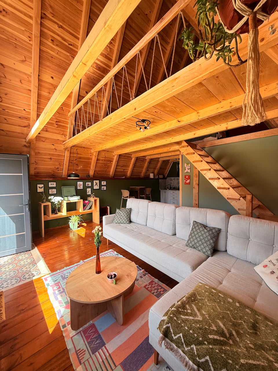 A hand-built cabin above a Montenegrin canyon, Pošćenje, Montenegro, photo 4 of 10