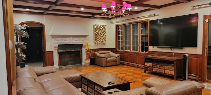 Stunning French Chateau With Pool, Spa And Pond - Beseck Lake, CT