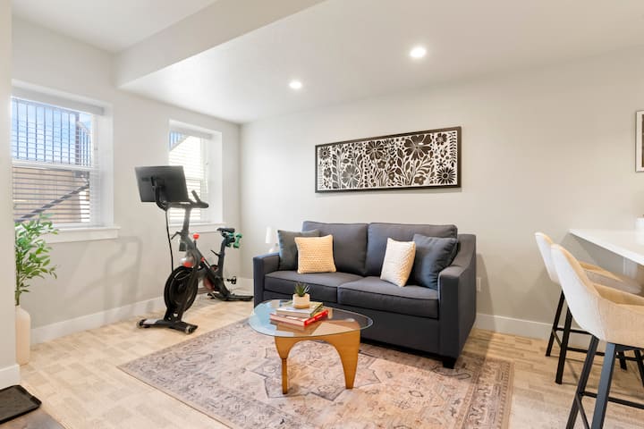 Modern Sloan’s Lake Suite | By Rail & Dt, Peleton - Denver, CO