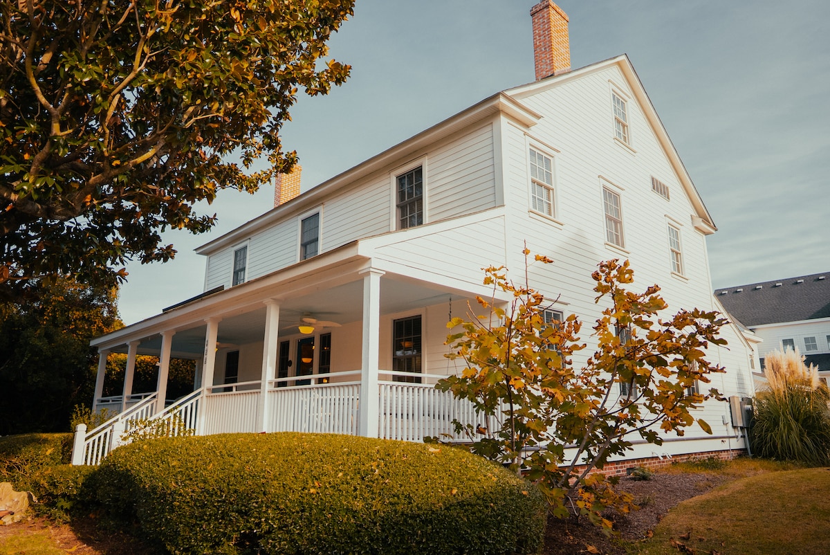 Beautiful, large home Manteo (5 Bedroom, 4 Bath)