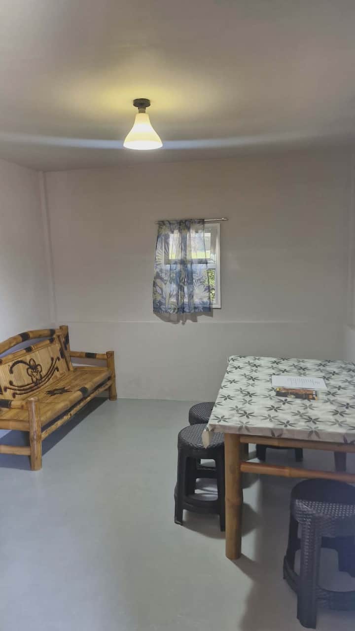 Kiwiana Family Room Near At The City - Baybay City