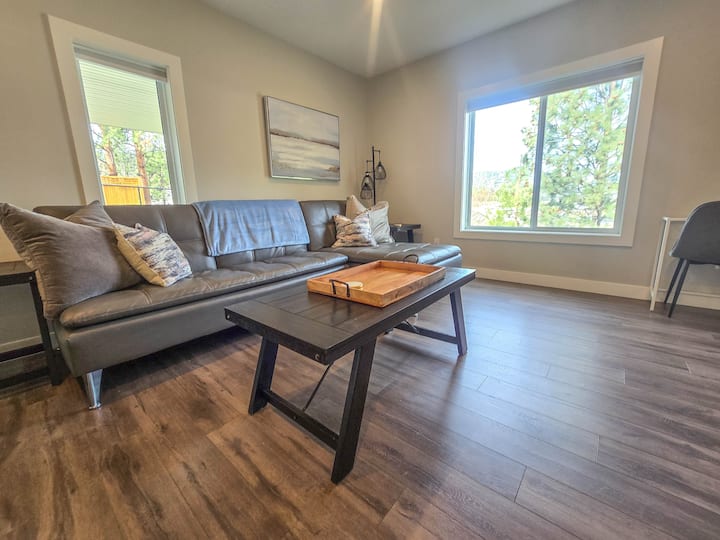Modern Summerland Guest Suite Near Giant's Head - Summerland
