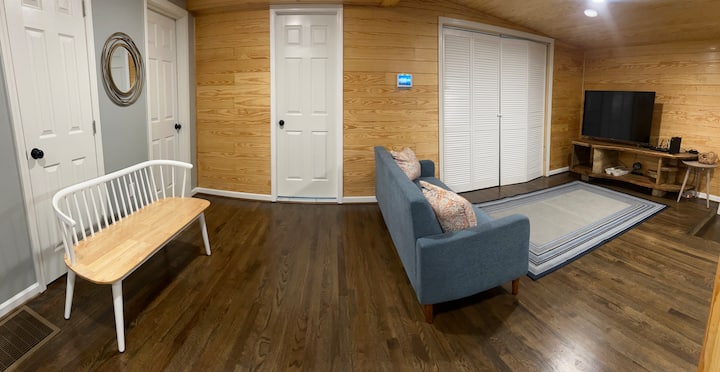 Cozy Cabin - Birmingham, AL