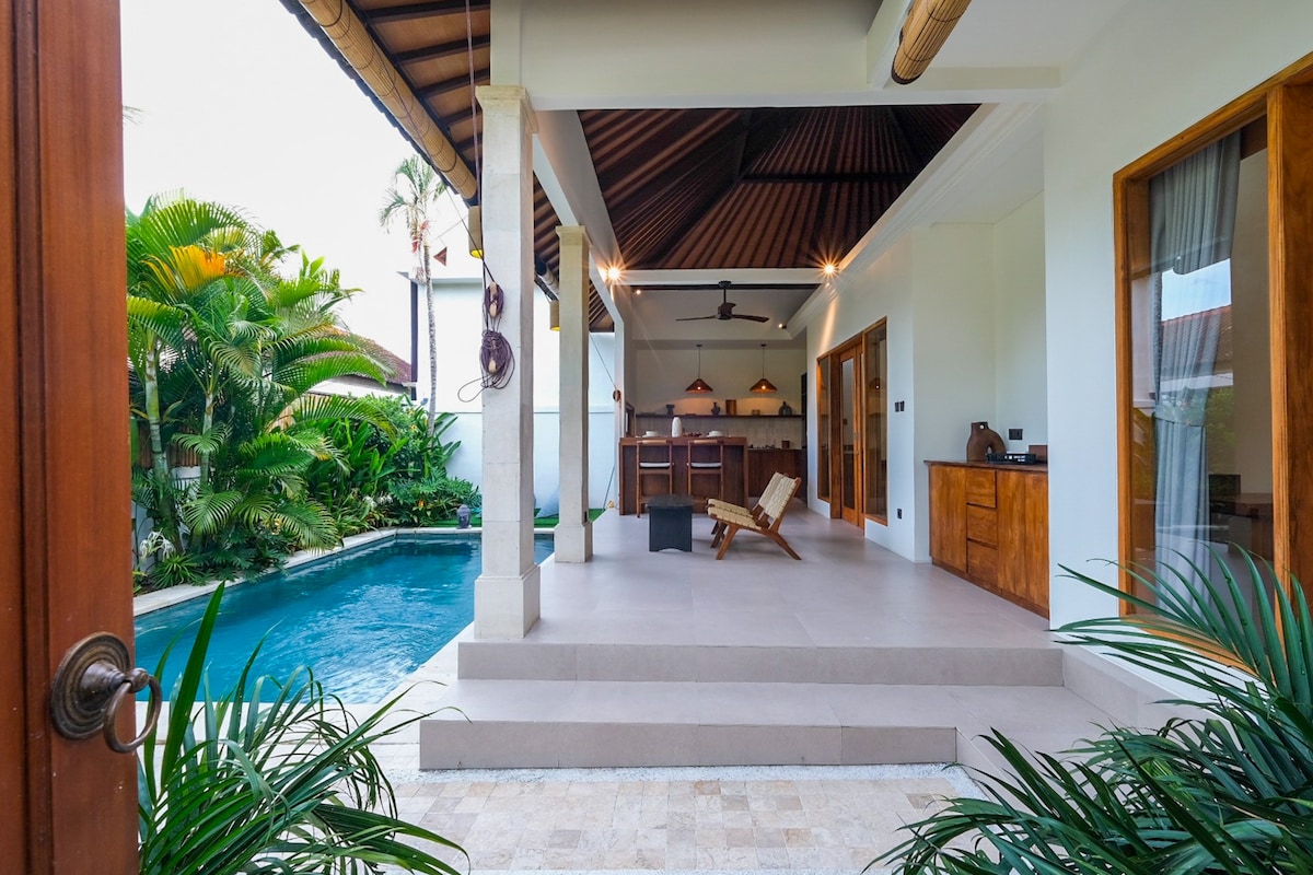 Home in Kuta Utara · ★5.0 · 2 bedrooms · 2 beds · 2 private baths, comparable Airbnb