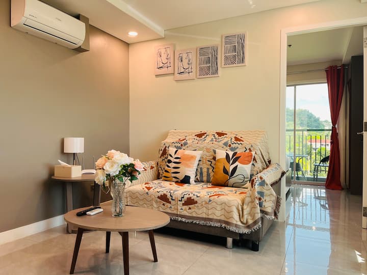 1br W/ Balcony+infinity Pool|near Temple Of Leah - Cebu City