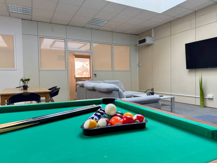Spacious Monteurhouse · 13 Beds · Kitchen & Lounge - Würzburg