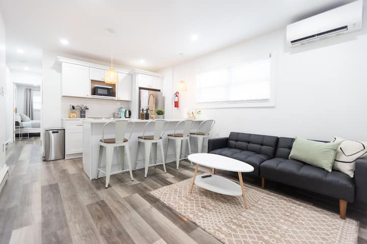 Wildwood Crest | 1st Floor | 2 Bdr Condo | Porch - Cape May, NJ