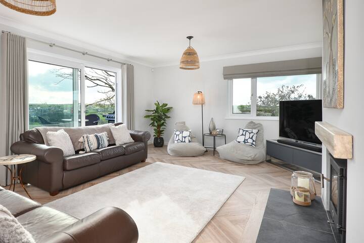 Abersoch Detached House Sleeps 11 - Sea Views - Abersoch