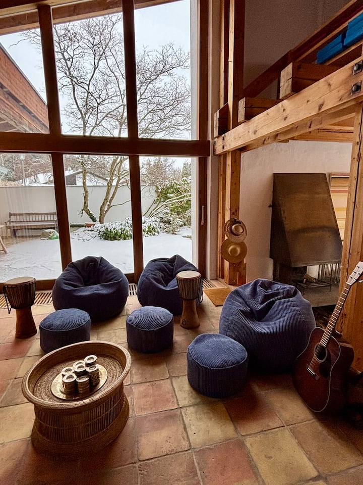 Artistic Hideaway For Space, Light And Creativity - Berg