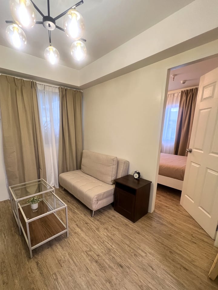 1br Penthouse Condo Near Nuvali | Berkeley Suites - Silang