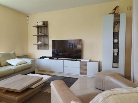 Top Airbnb: Spacious sea-view house for 9, direct beach access in Sarzeau