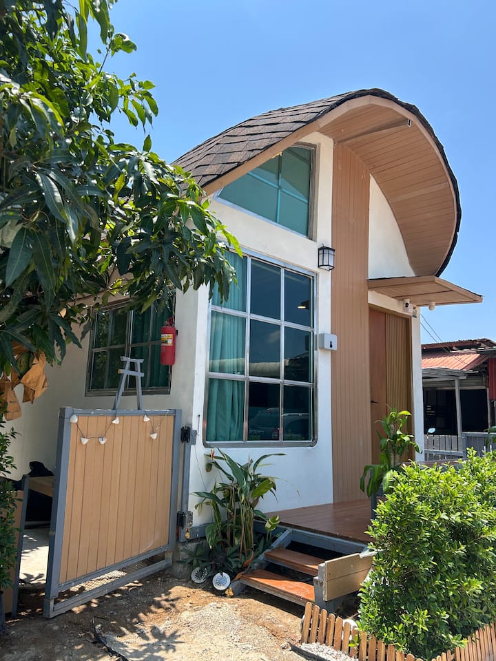 Ban Tao Rooftop Near 7-eleven & Muay Thai Gym. - Phuket