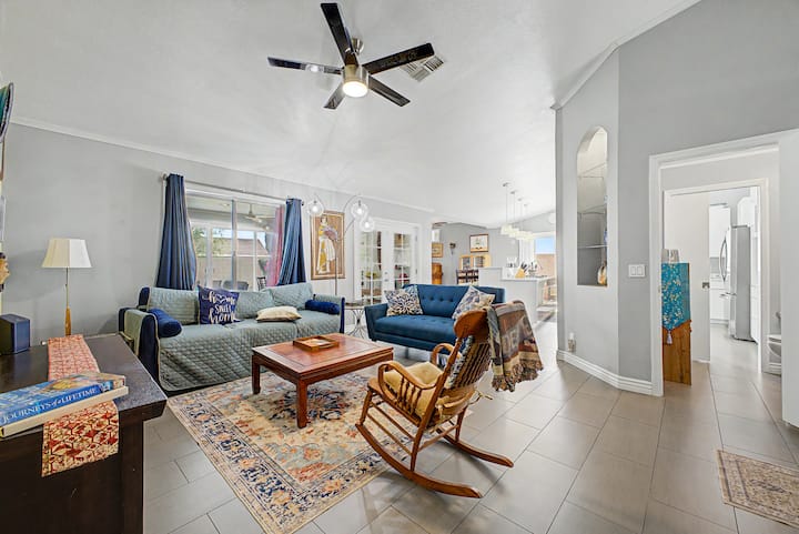 Spacious 3bedroom House In Mesa/centrally Located! - Mesa, AZ