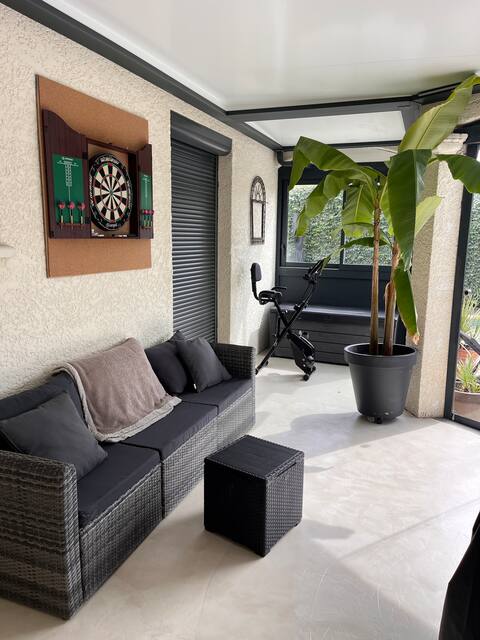 Villa 6p A/C, pool, playroom patio, quiet