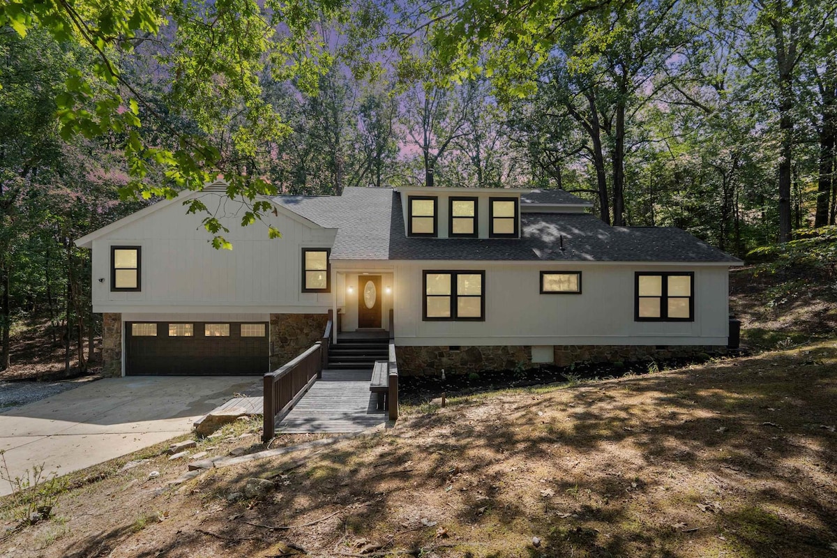 Luxury furnished home exterior in Cordova, Tennessee