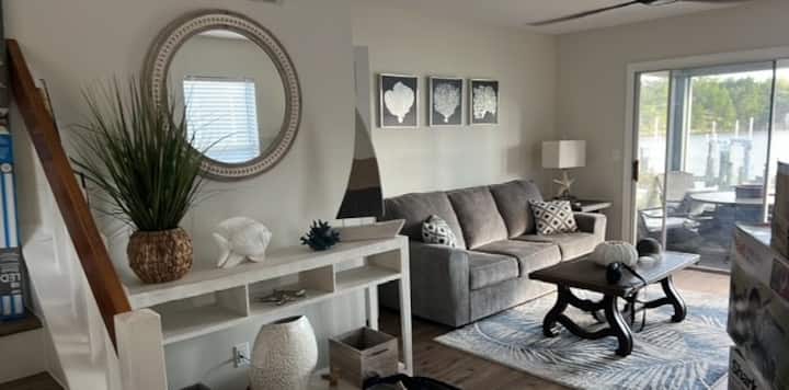 Charming 2 Bedroom Condo With Beautiful Views! - Crystal River, FL